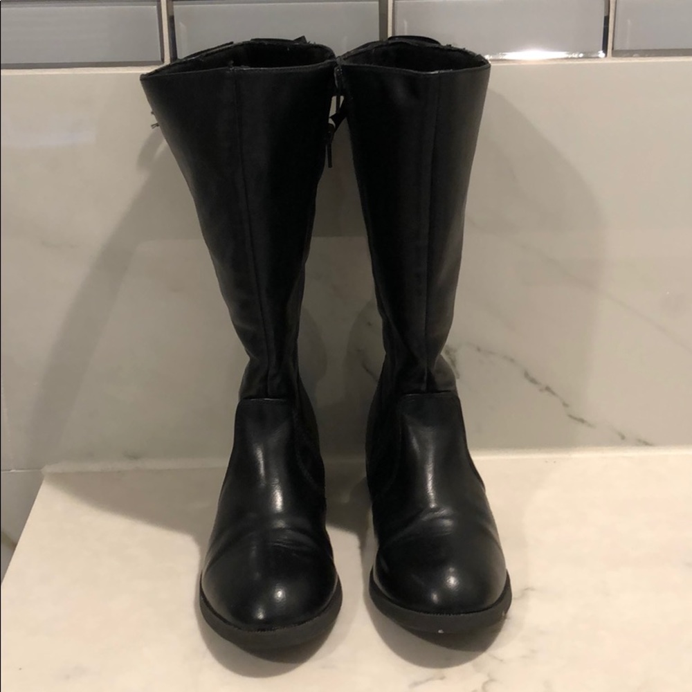 Black boots